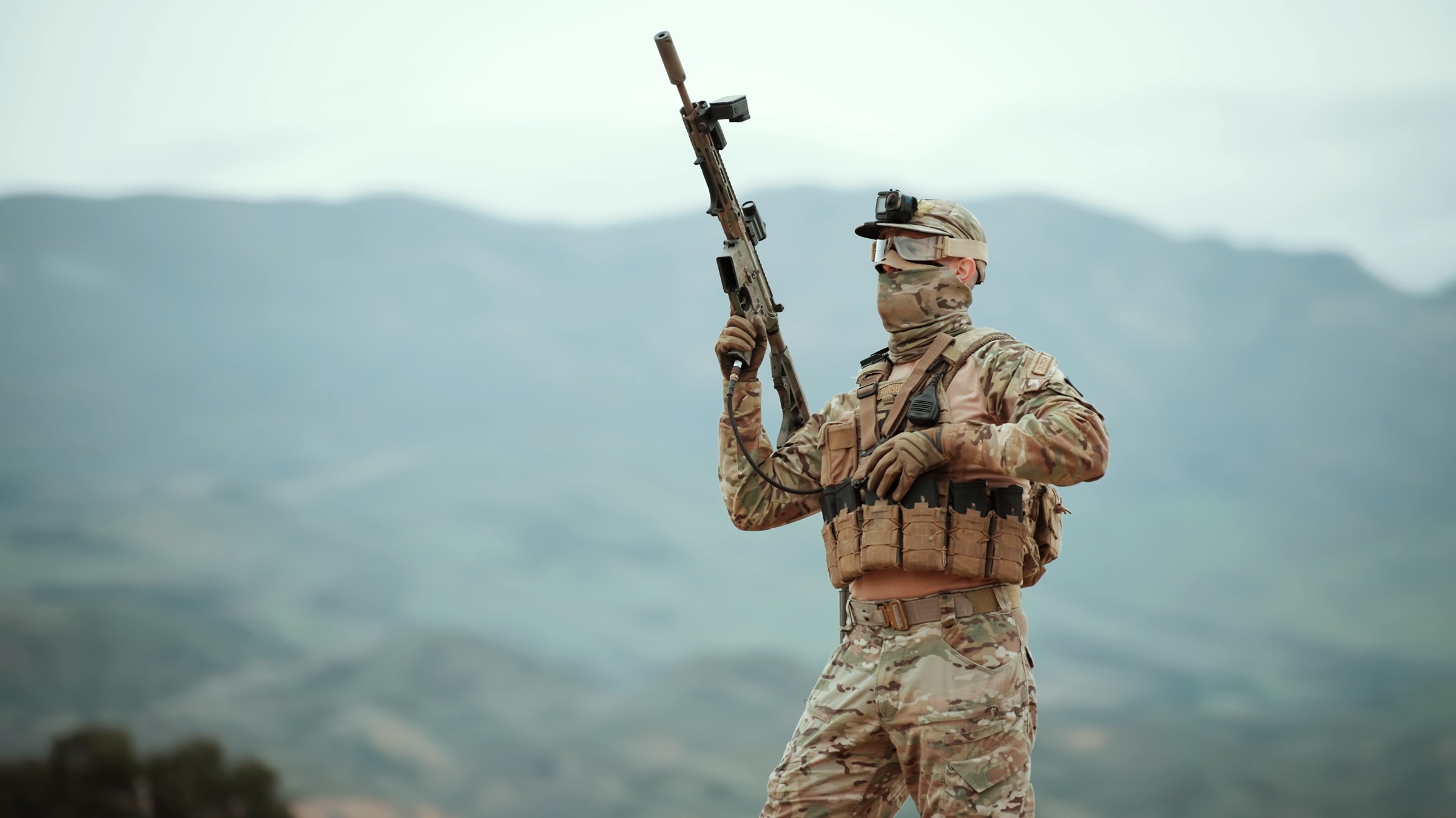 Umbrella Armory Operator mit XFORCE EMAG im Feld